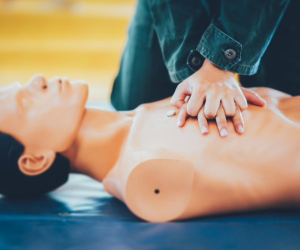 Diseño sin título (81) Curso RCP, Atragantamientos y Primeros Auxilios - Imagen 1